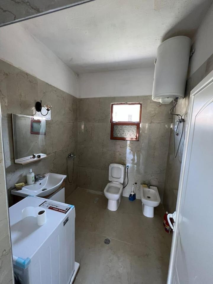Apartament Xhulio Apartament Golem
